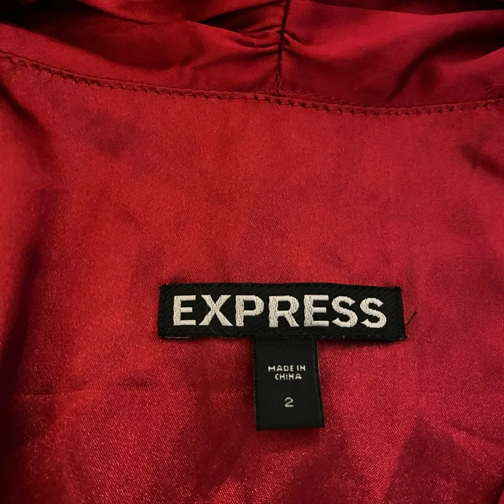 Express satin red pleated party dress - Picture 2 of 5